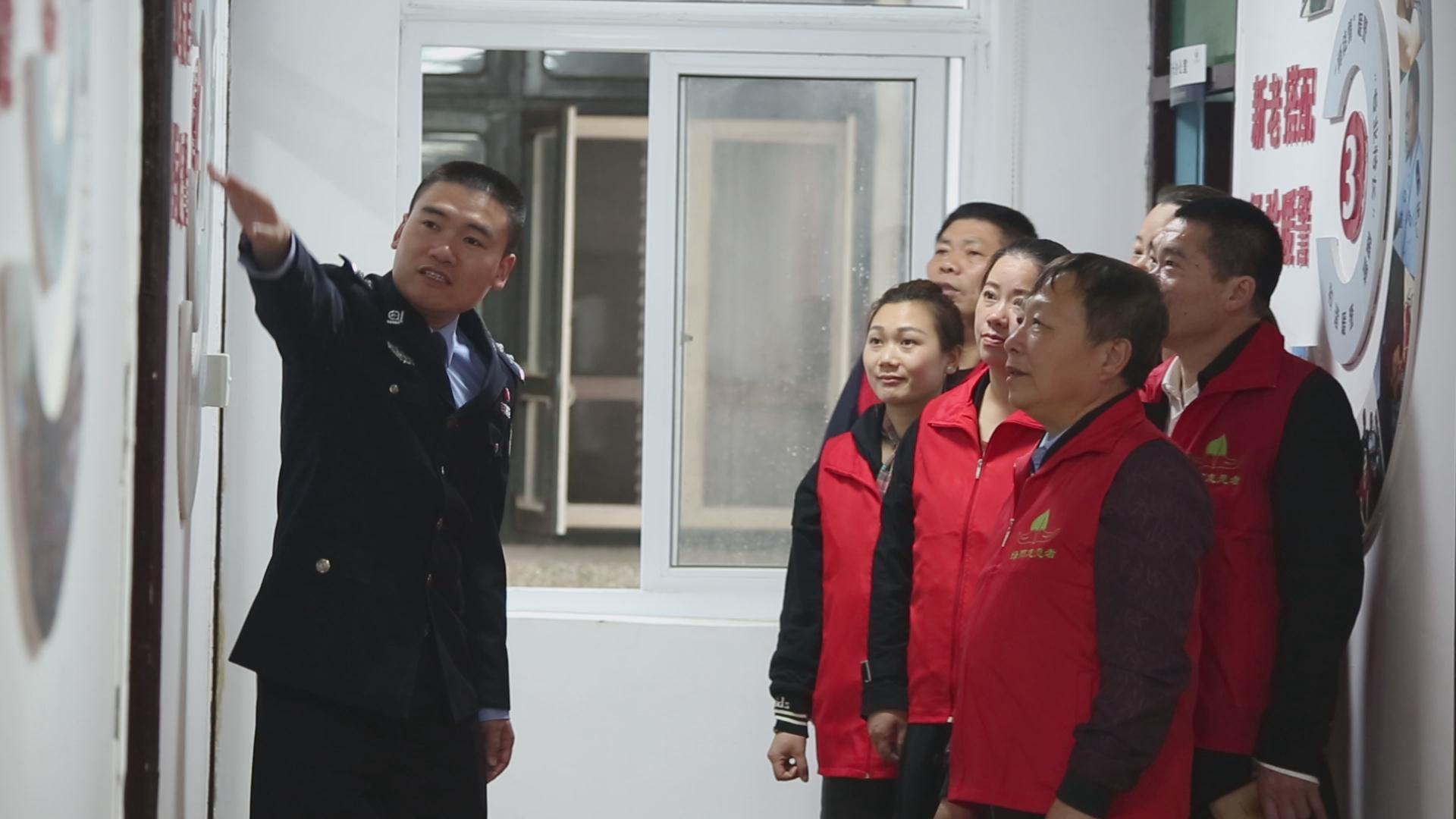 组织培训平安志愿者队伍.jpg