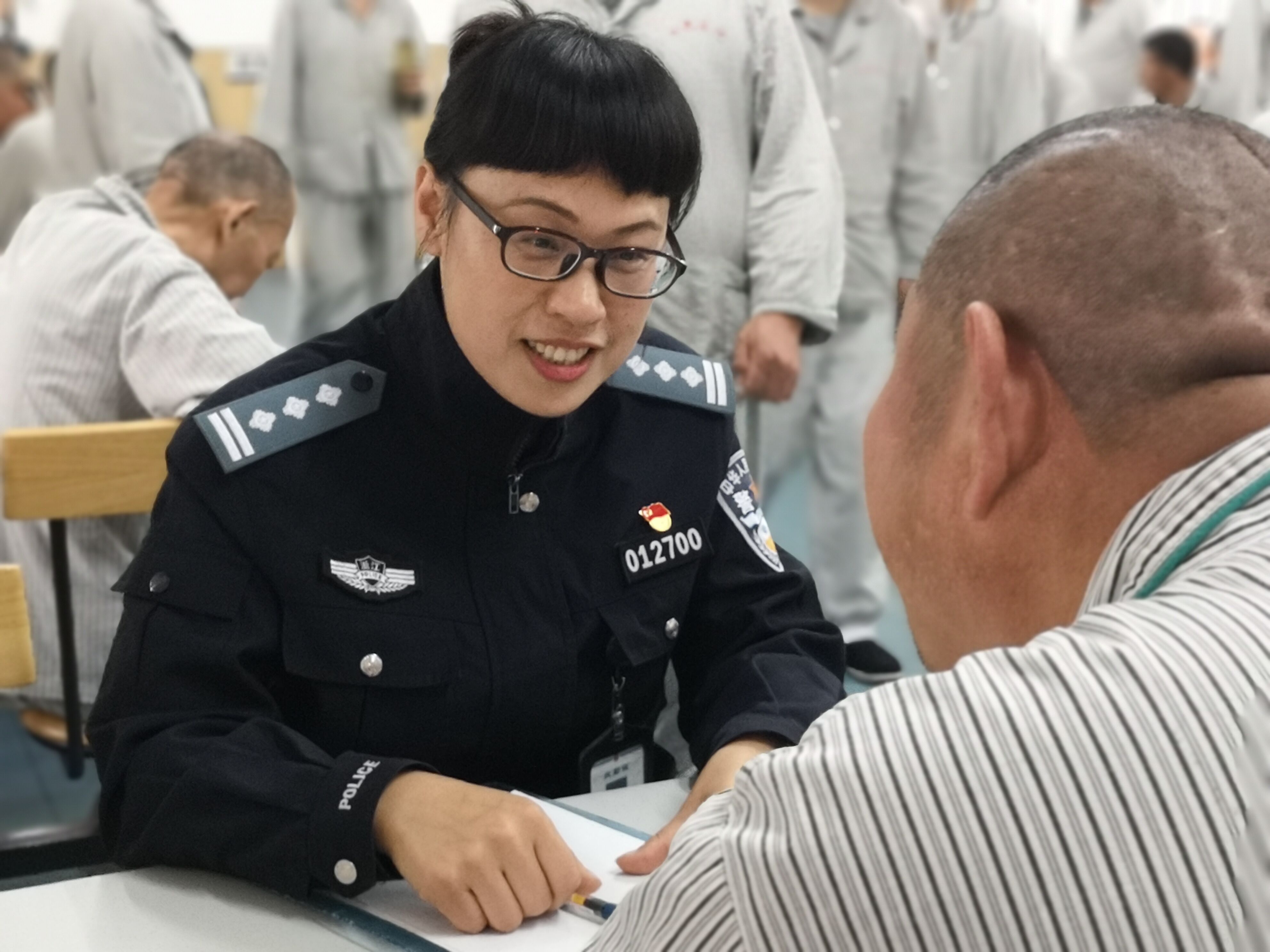 王云仙与病人交流.jpg