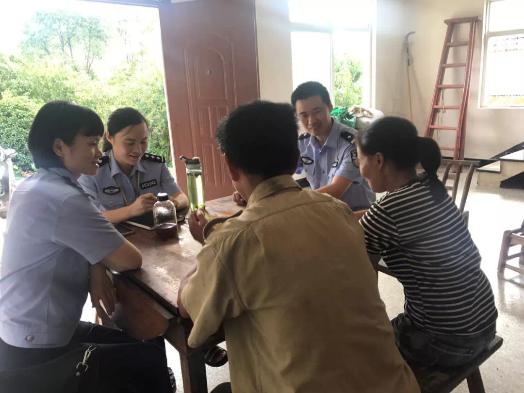 民警走访无户口人员.png
