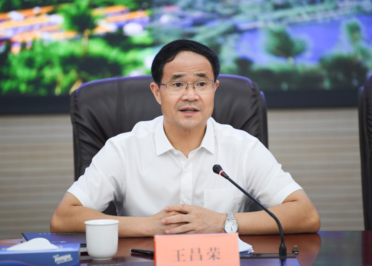 王昌荣走访武警浙江省总队 看望慰问武警官兵