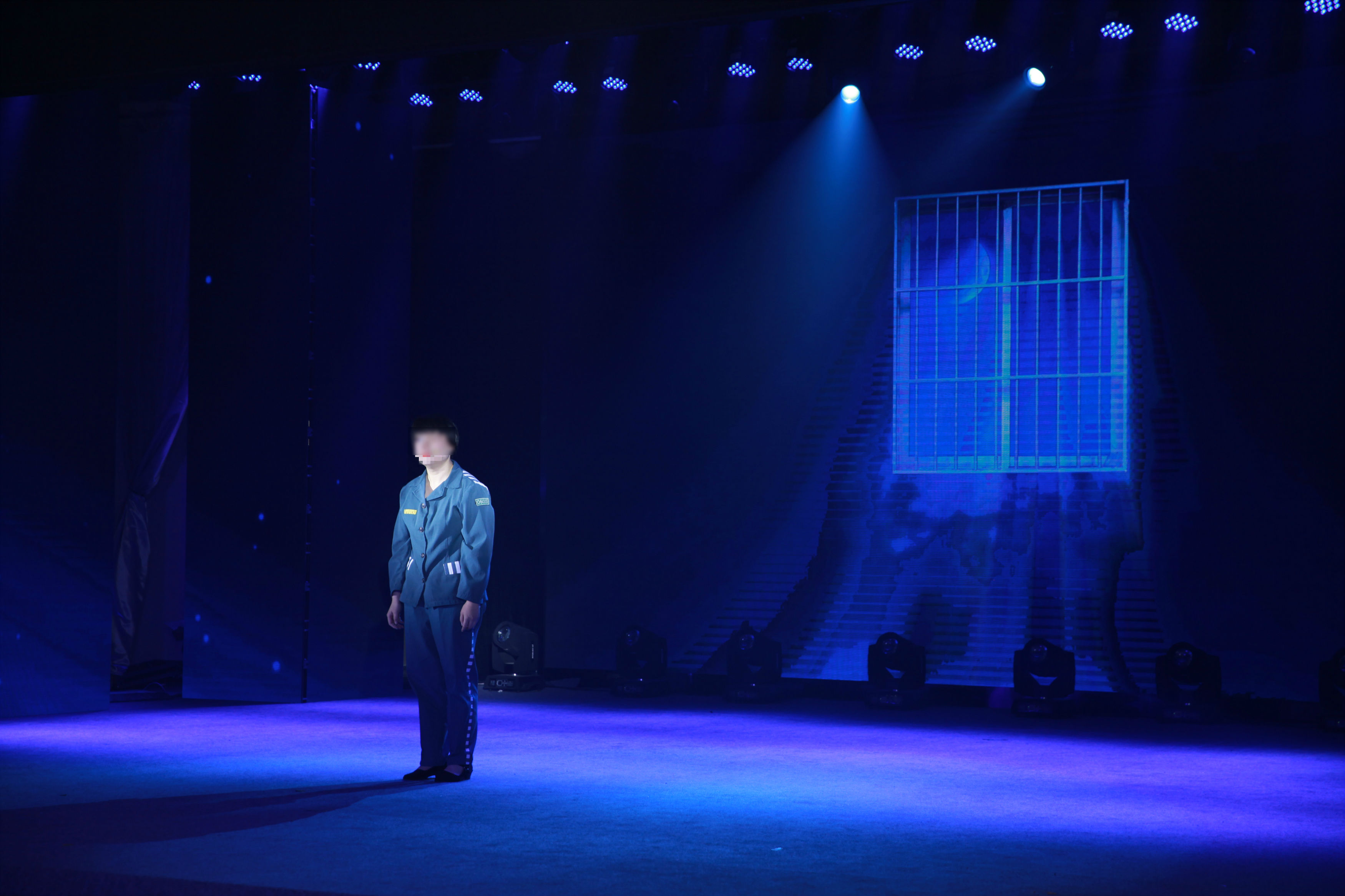 罪犯张某表演《找心》.jpg