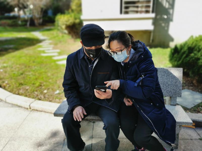 心理社工为社区独居老人排忧解难.jpg