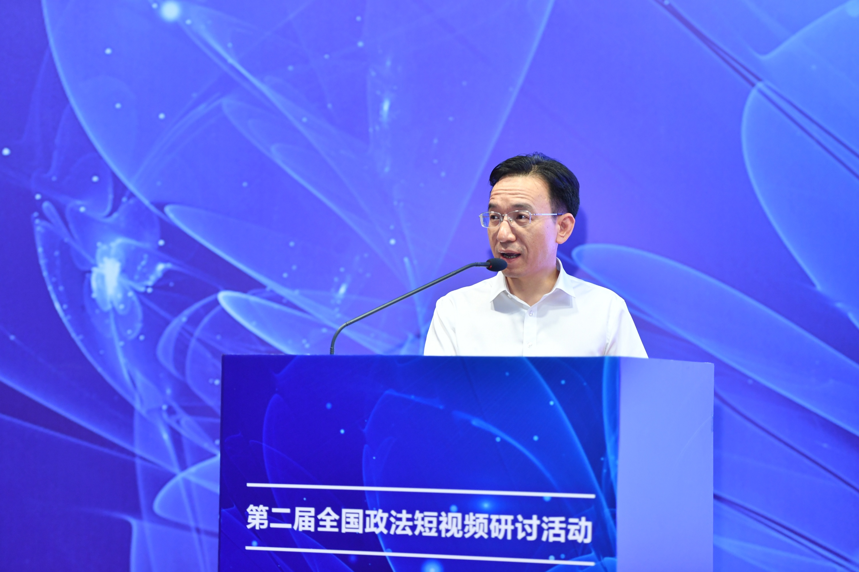 天台县法院党组书记、院长葛利江.jpg